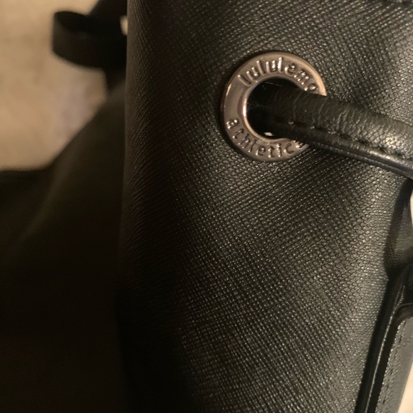 COPY - LULULEMON BLACK ATHLETICA BUCKET HANDBAG/CROSSBODY - Picture 12 of 15